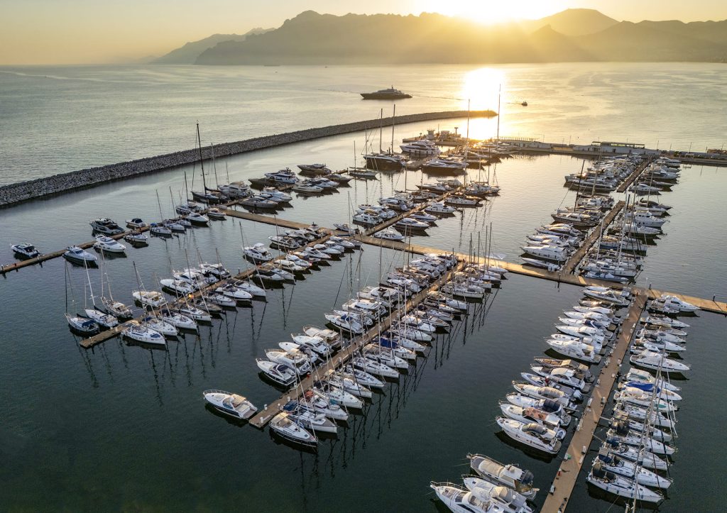 Salerno, Marina d'Arechi vista dall'alto